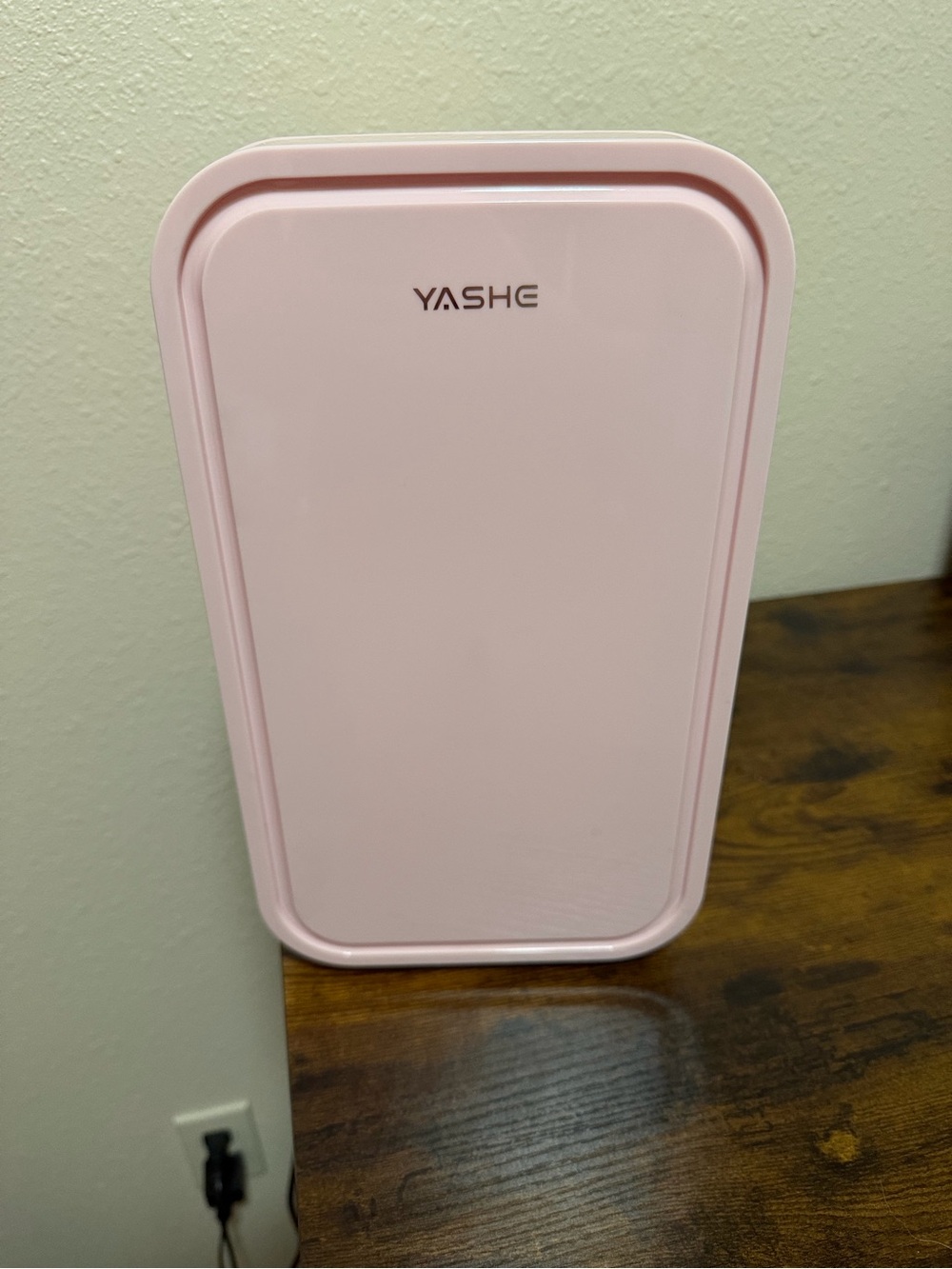 YASHE Mini Fridge or Heater (pink)